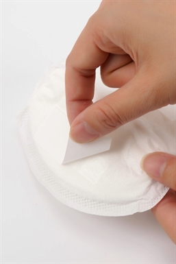 Haakaa Breast Pads - removing tape